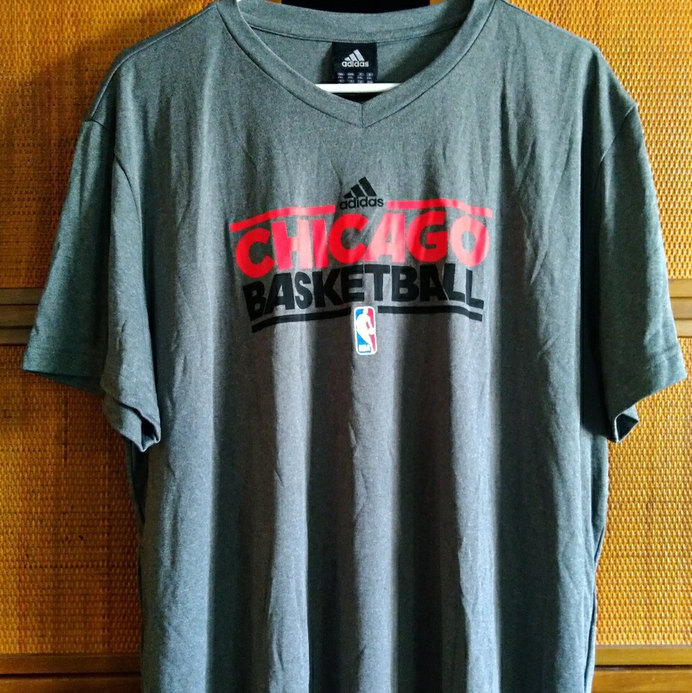 ADIDAS Chicago NBA Basketball Tshirt